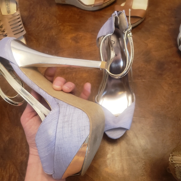Lavender platform stilettos - Picture 2 of 3